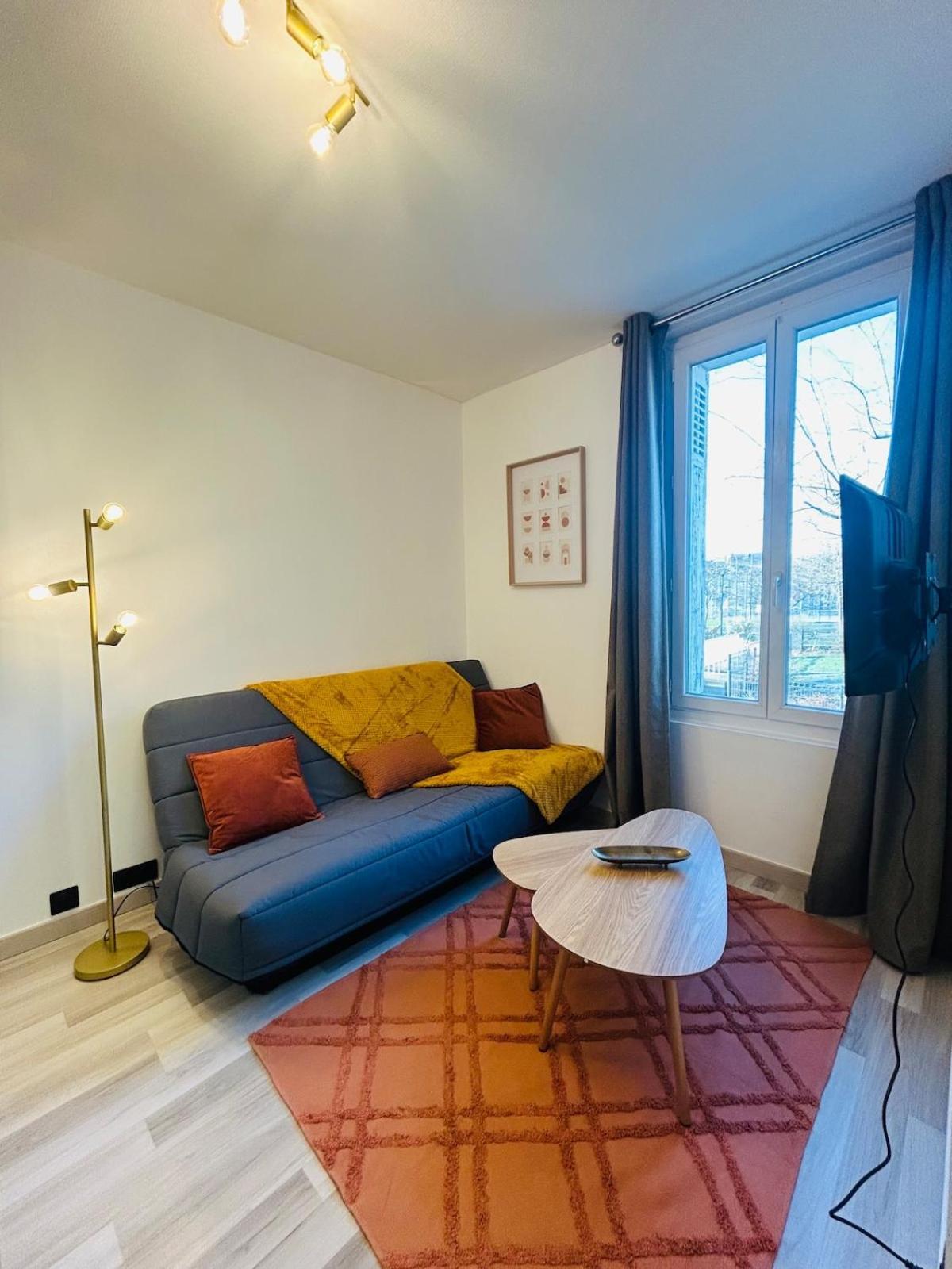 Appartement Charmant Proche Gare トゥール エクステリア 写真